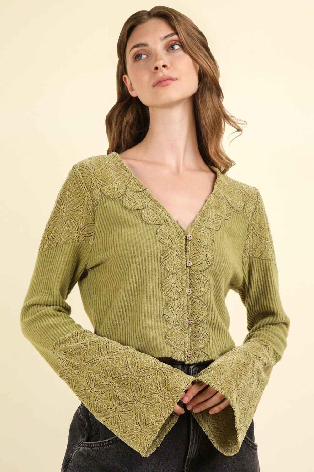 VERY J V-Neck Lace Detail Button Down Crop Ribbed Knit Top 10283 | Gulf Resellers