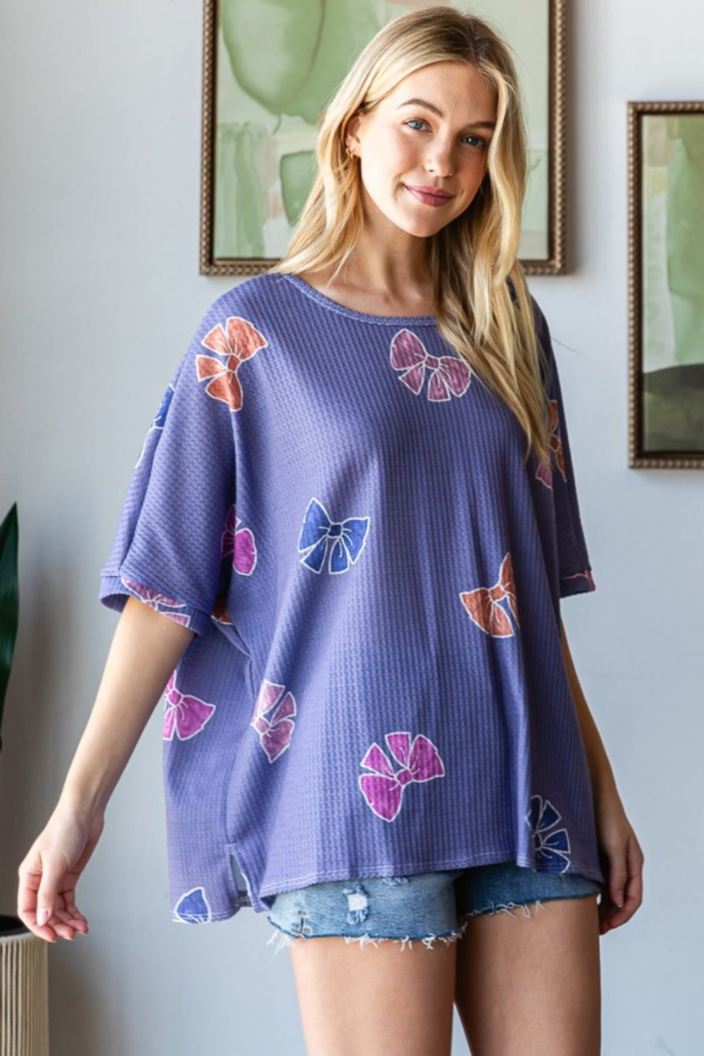 HOPELY Bow Print Waffle Side Slit T-Shirt 18284 | Gulf Resellers