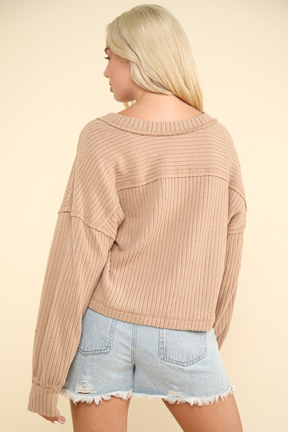 VERY J Exposed Seam V-Neck Ribbed Knit Top 12012 | Gulf Resellers