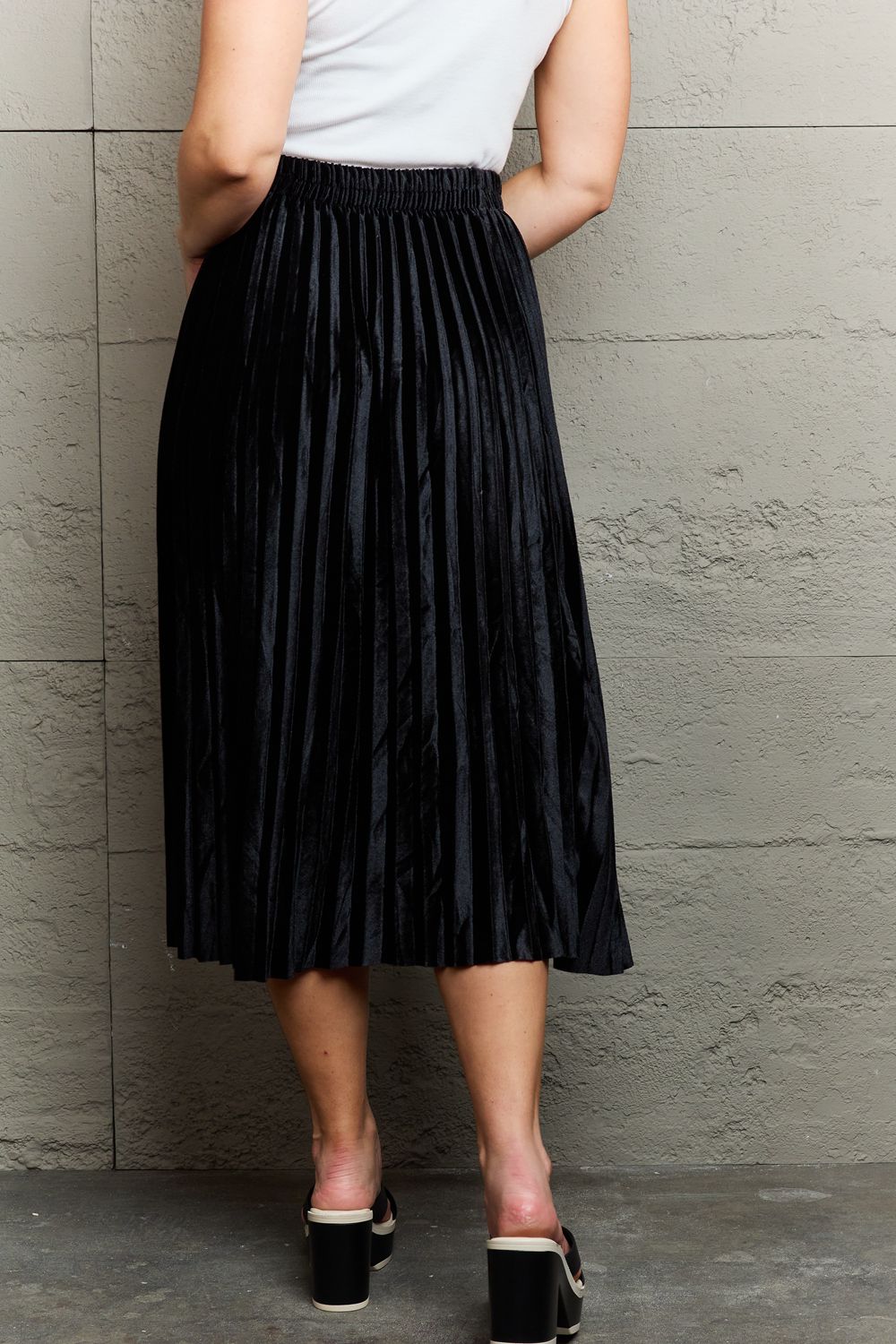 Ninexis Accordion Pleated Flowy Midi Skirt 14609 | Gulf Resellers