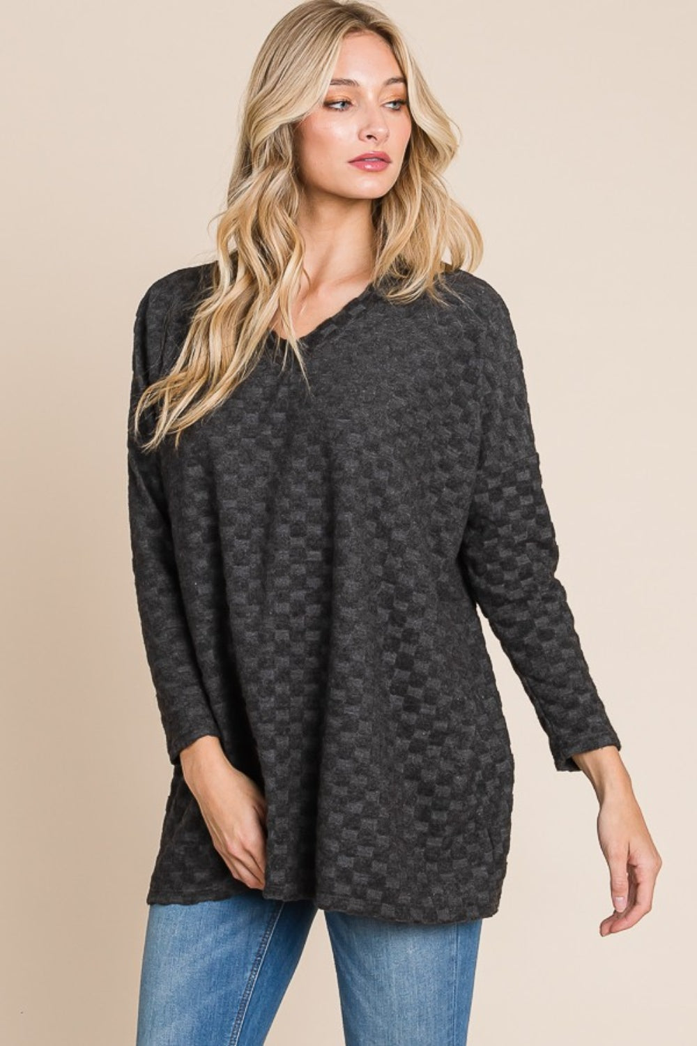 BOMBOM Checkered Long Sleeve V-Neck T-Shirt 18170 | Gulf Resellers