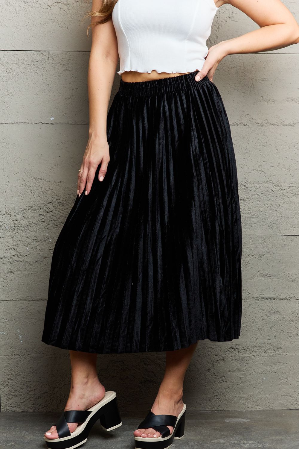 Ninexis Accordion Pleated Flowy Midi Skirt 14610 | Gulf Resellers