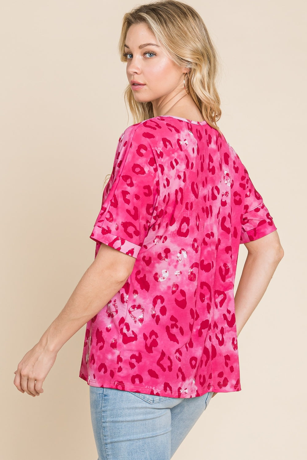 BOMBOM Leopard V-Neck Short Sleeve T-Shirt 18389 | Gulf Resellers