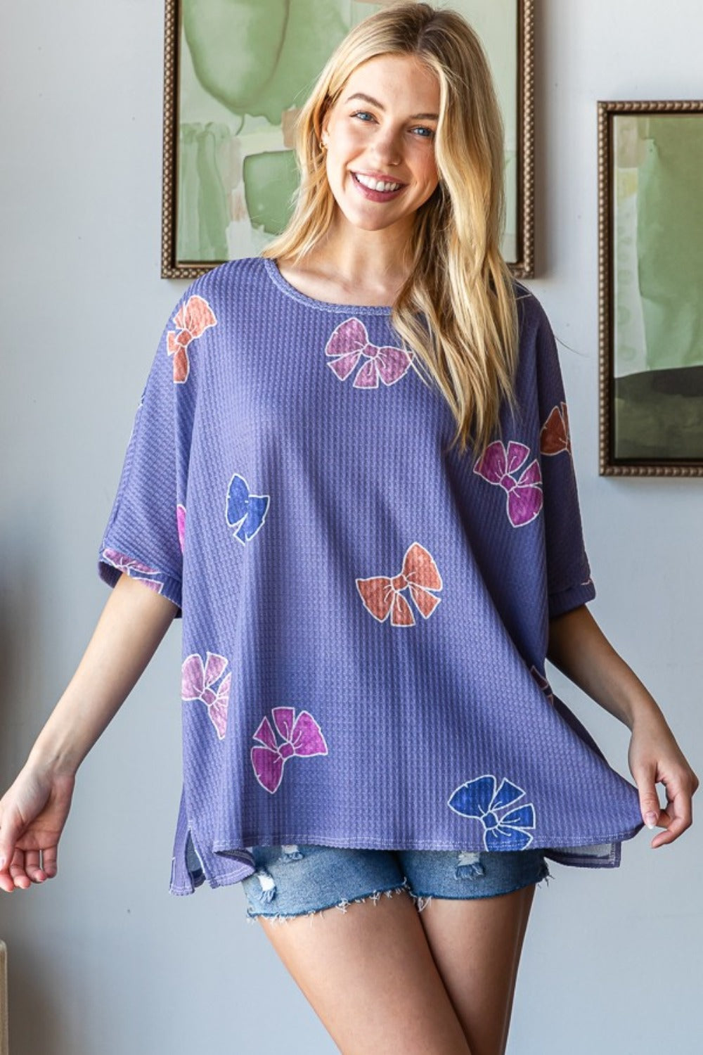 HOPELY Bow Print Waffle Side Slit T-Shirt 18283 | Gulf Resellers