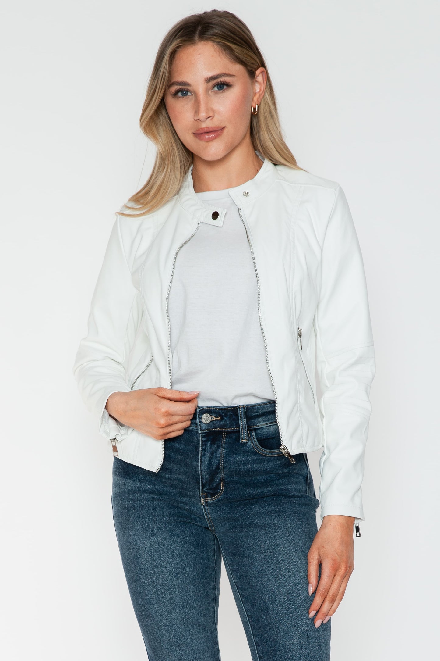 Women's apparel on sale by Snobbish. Shop for this and more at Gulf Resellers