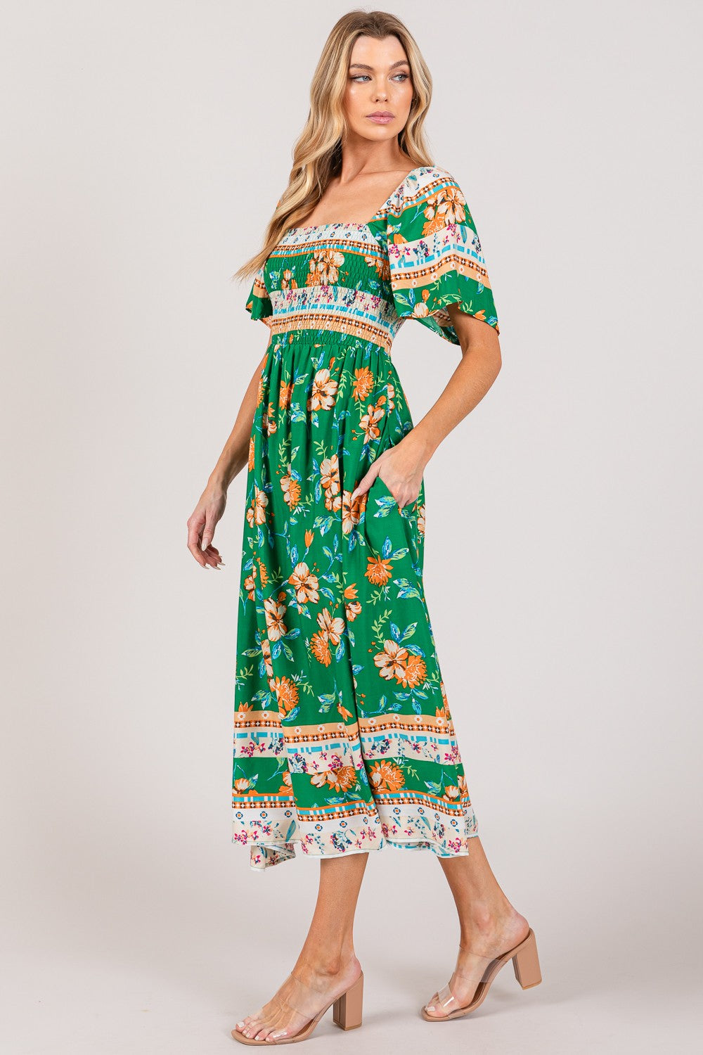 SAGE + FIG Printed Smocked Short Sleeve Midi Dress 6039 | Gulf Resellers