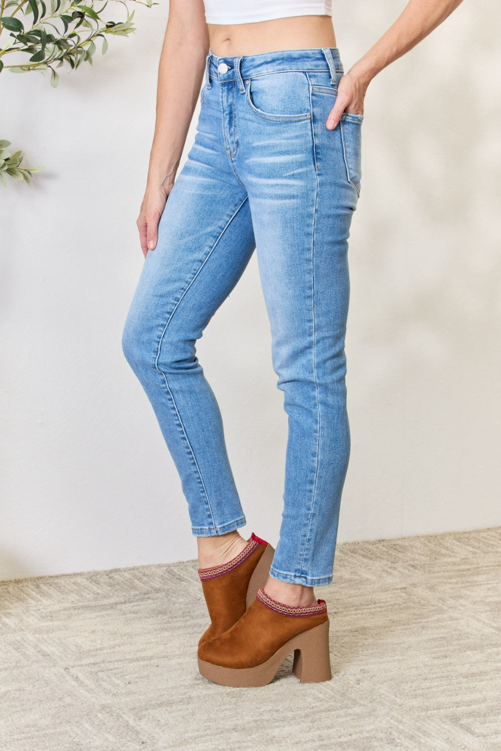 RISEN Full Size Mid Rise Skinny Jeans 19874 | Gulf Resellers 