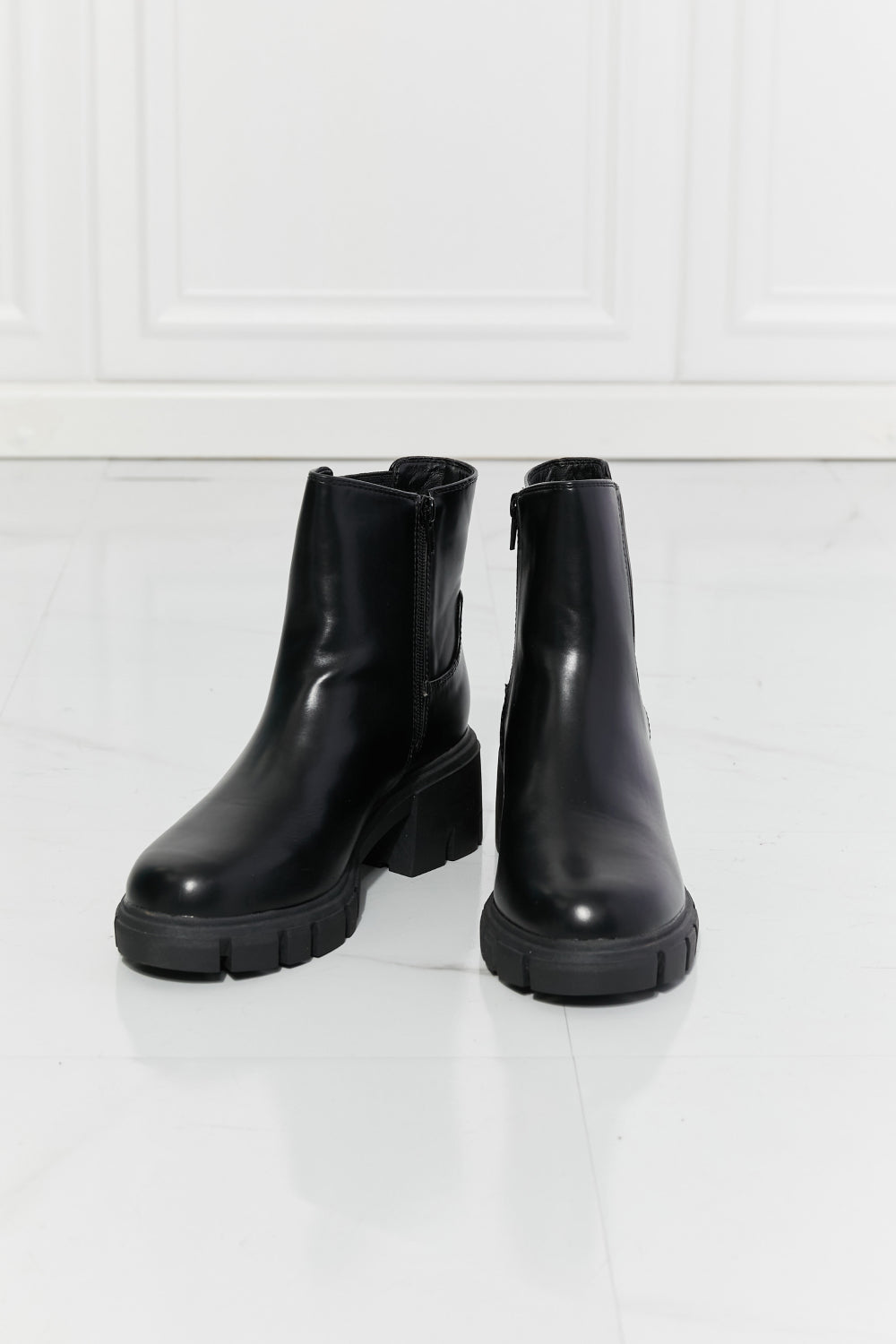 MMShoes What It Takes Lug Sole Chelsea Boots in Black | Gulf Resellers