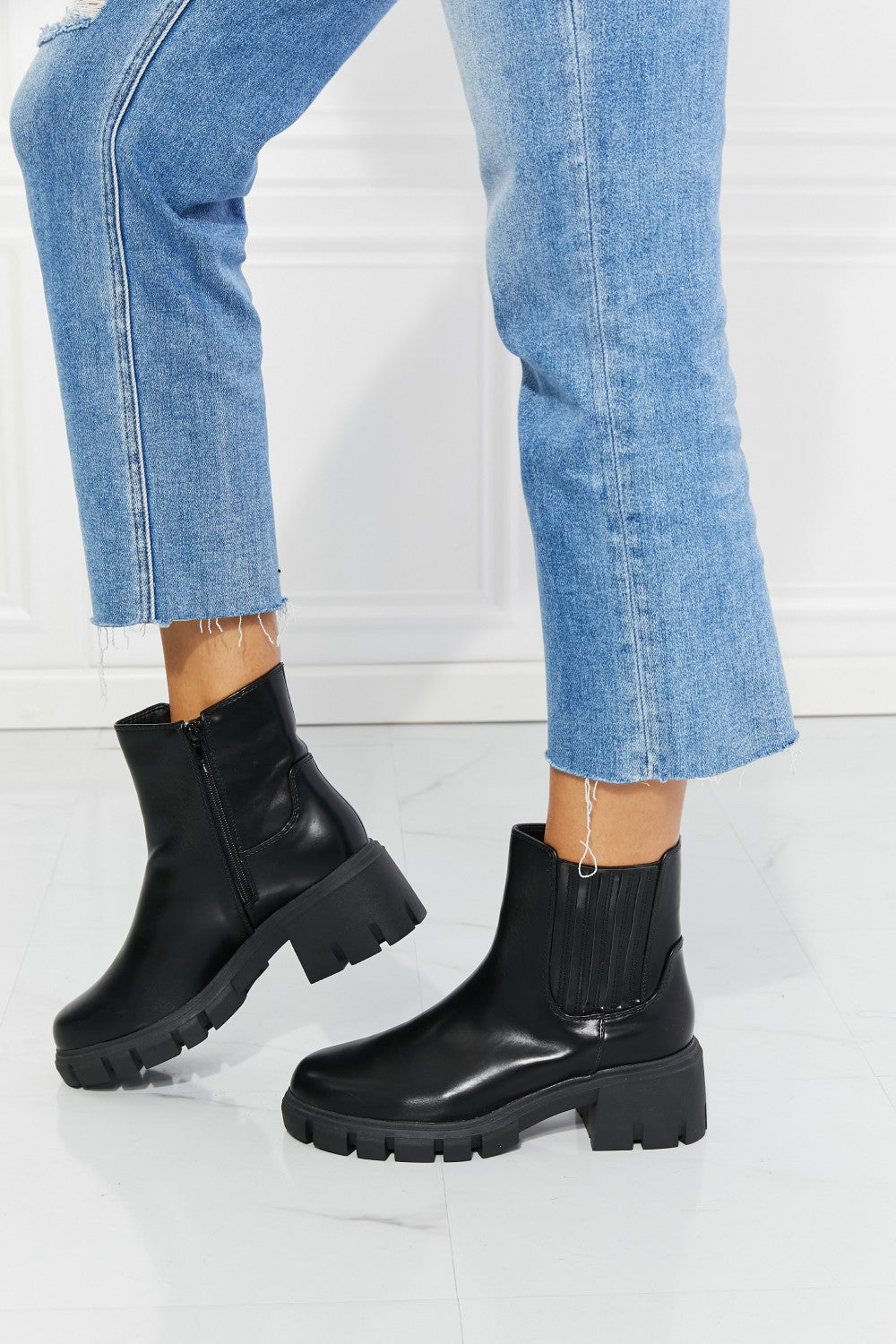 MMShoes What It Takes Lug Sole Chelsea Boots in Black | Gulf Resellers