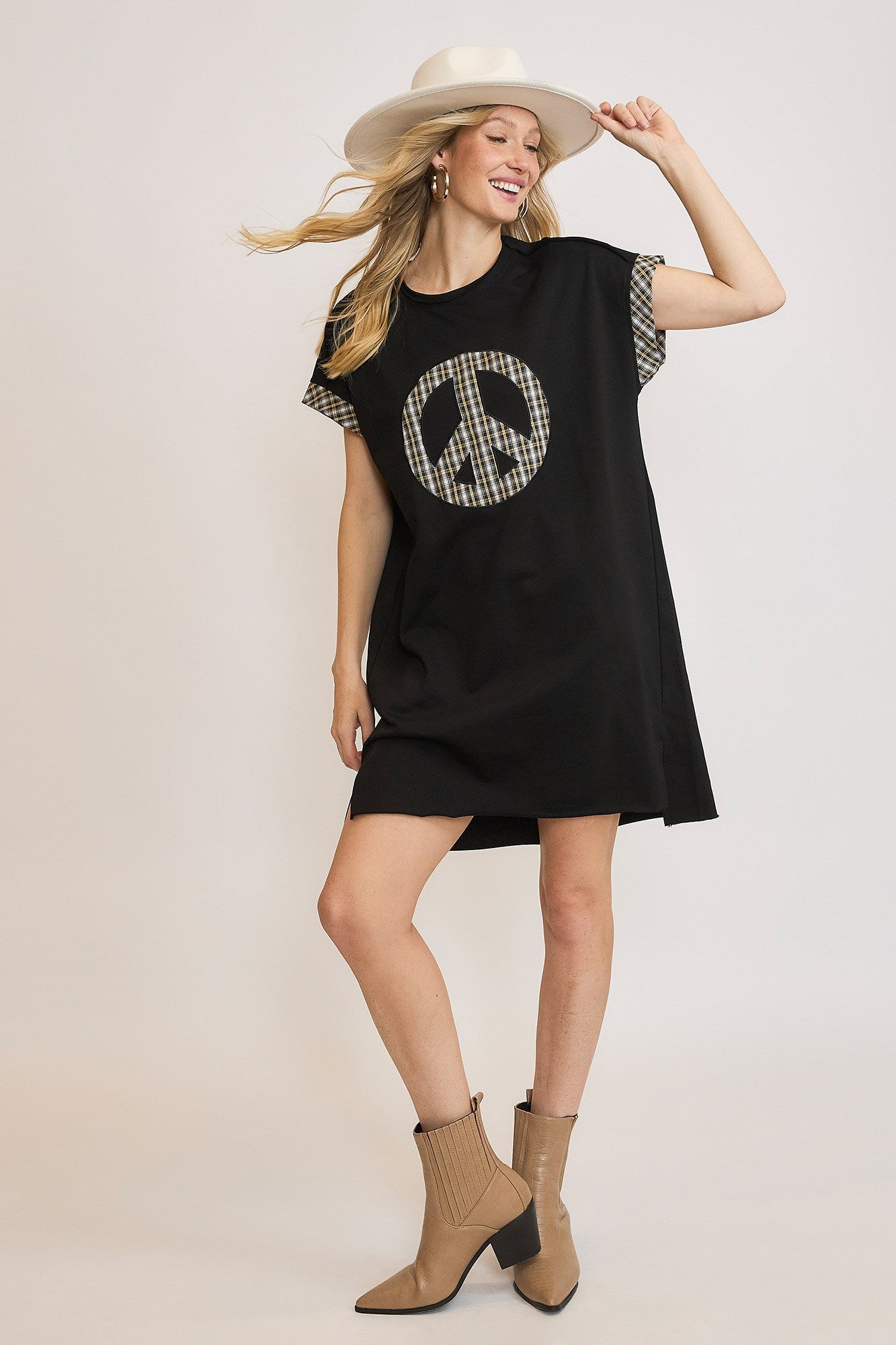 Umgee Peace Plaid Applique Short Sleeve Mini Dress 20447 | Gulf Resellers 