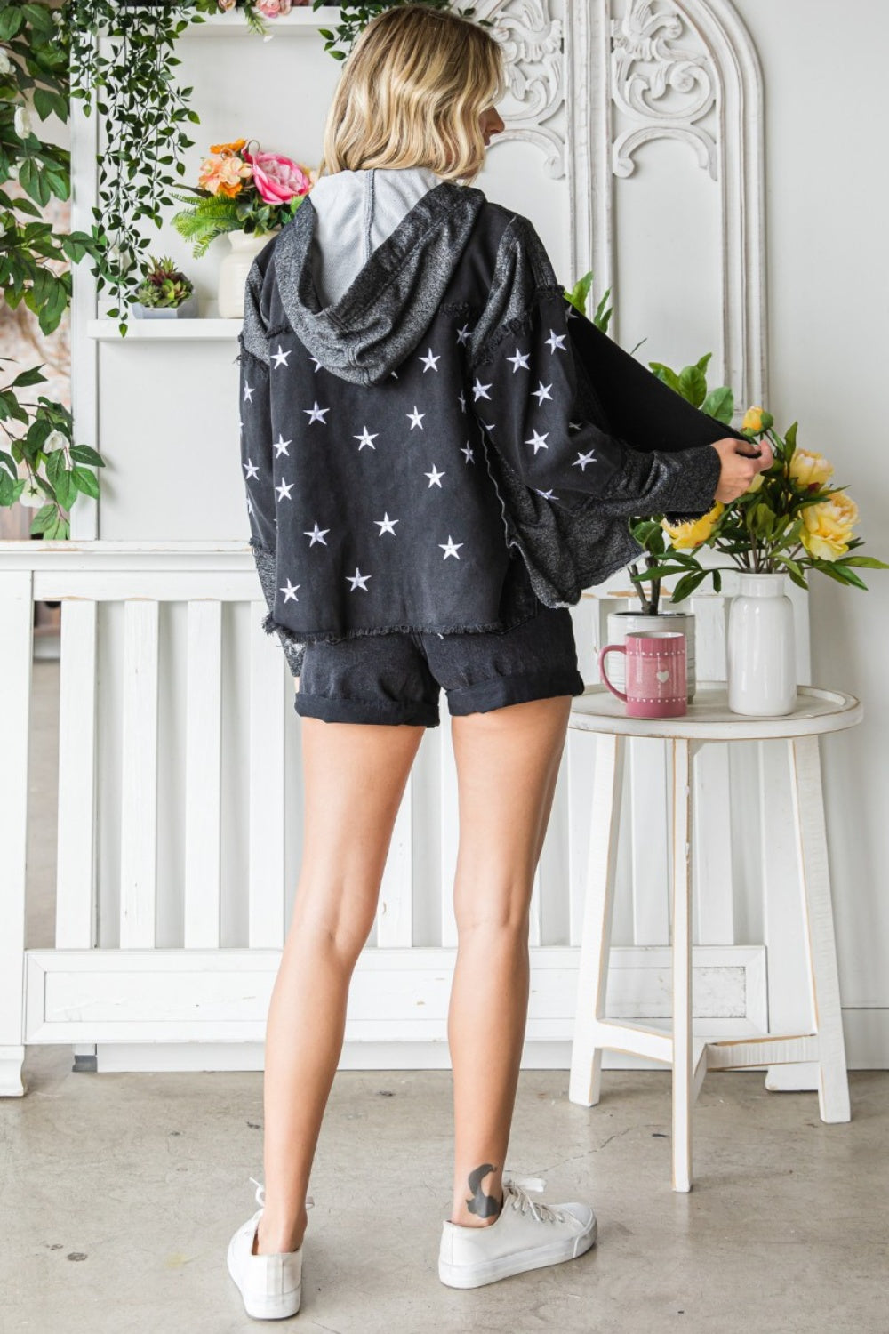 Veveret Star Embroidered Hooded Denim Jacket